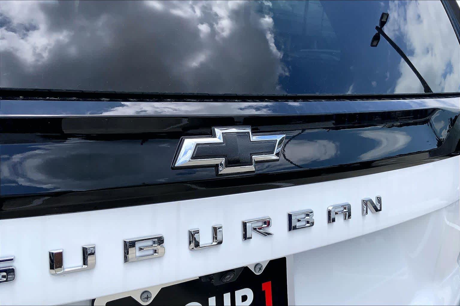 2026 Chevrolet Suburban LT - Photo 15