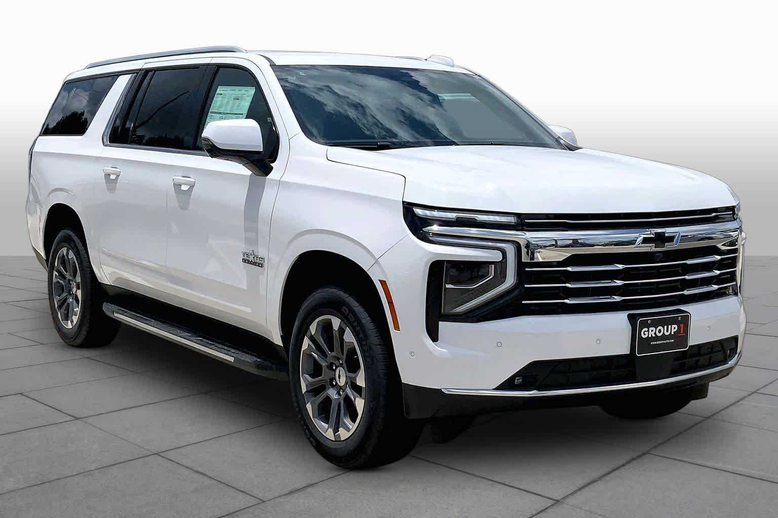 2026 Chevrolet Suburban LT - Photo 3