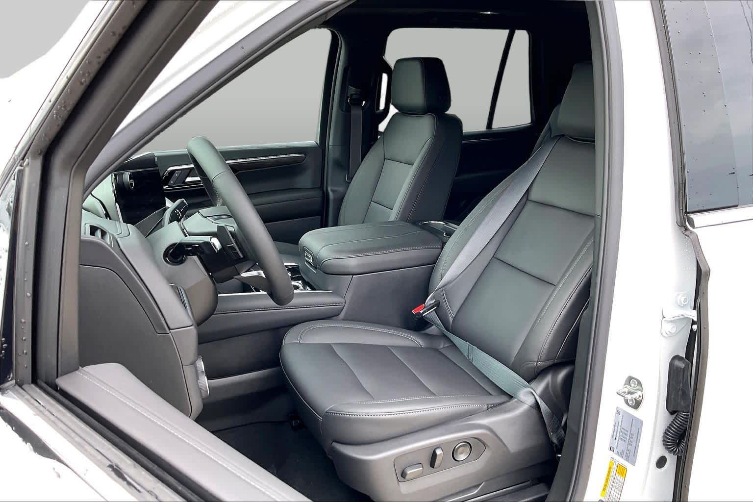 New 2026 Summit White Chevrolet LT image 10
