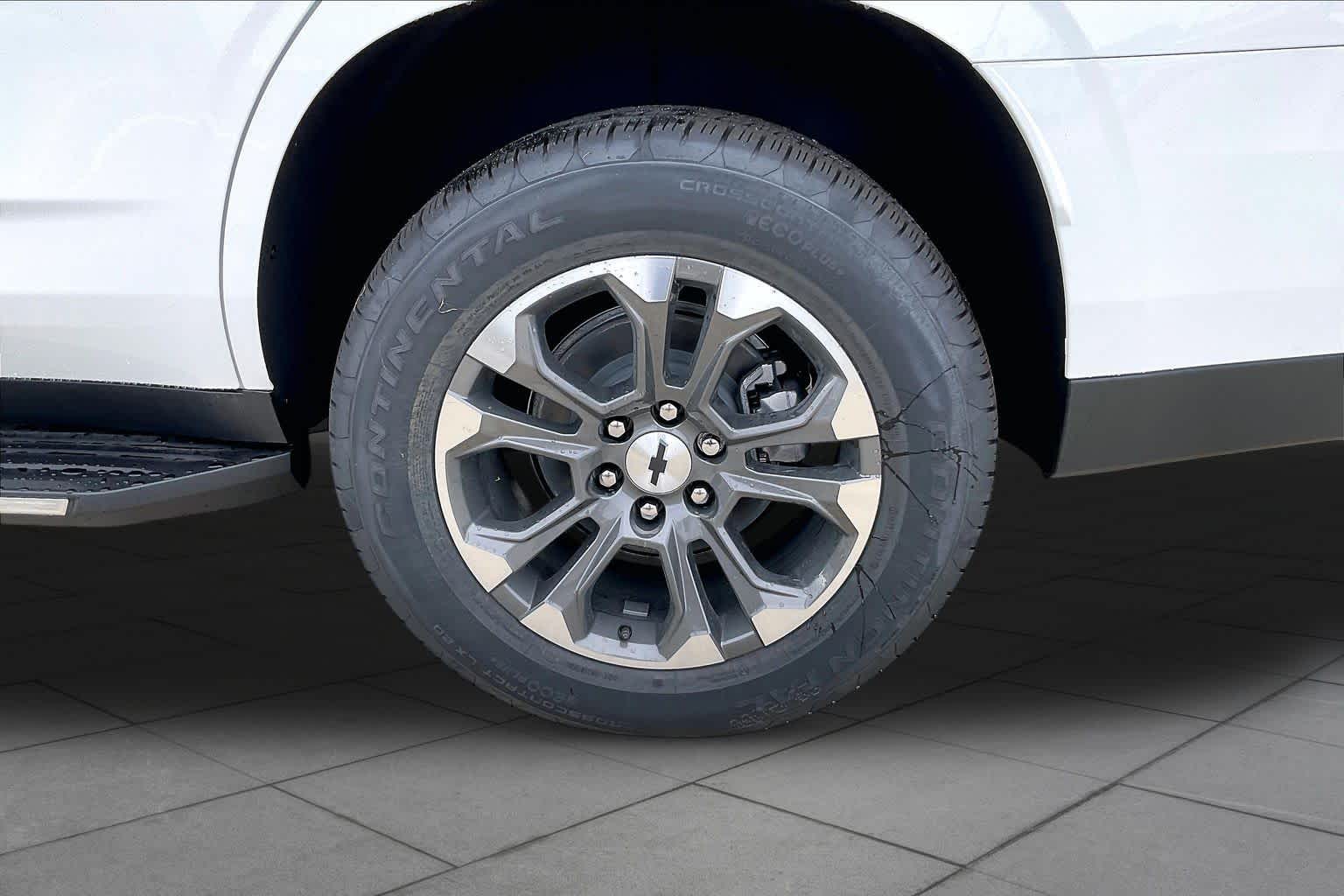 New 2026 Summit White Chevrolet LT image 12