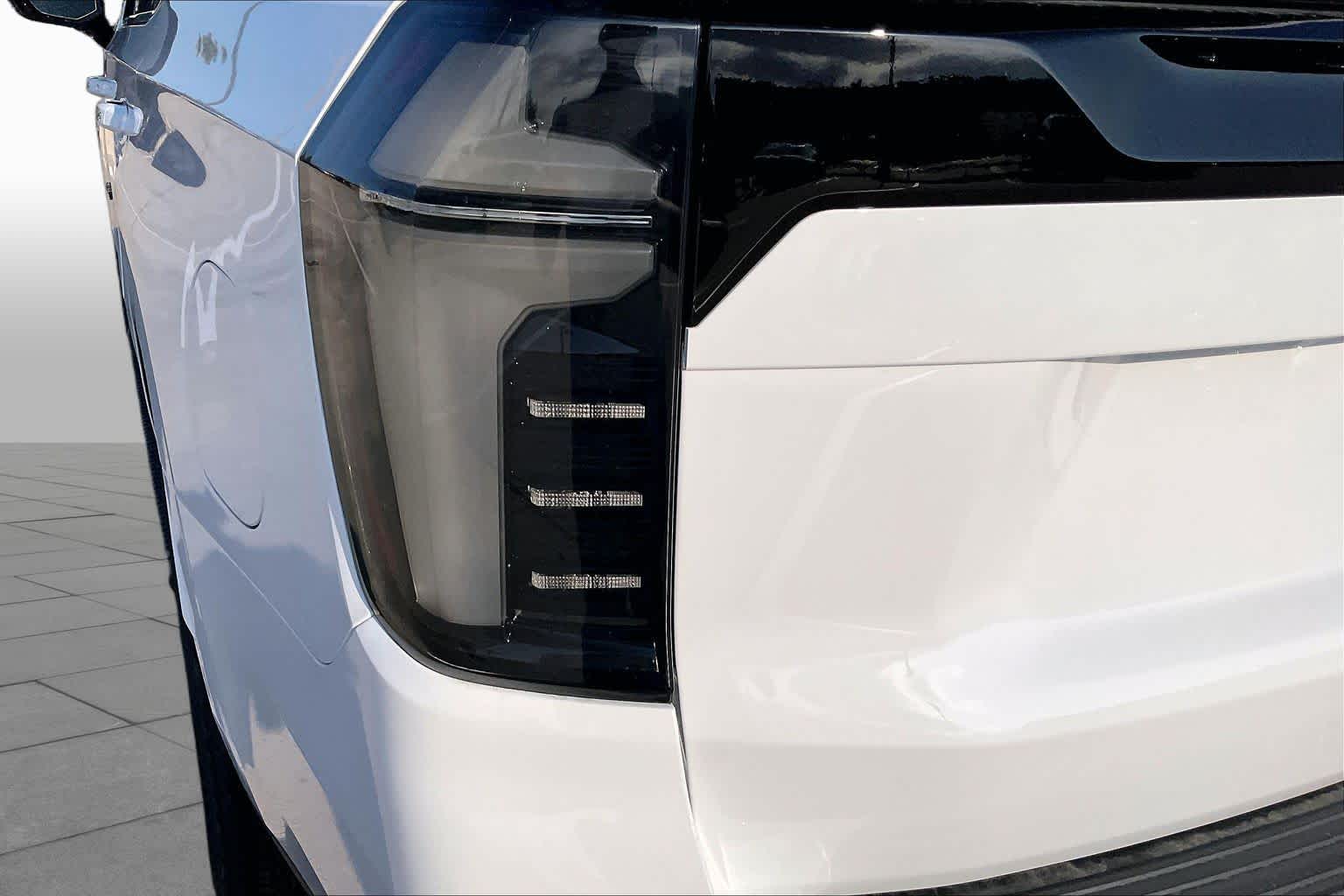 New 2026 Summit White Chevrolet Z71 image 14