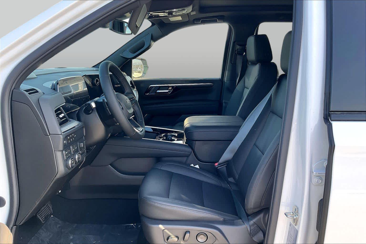 New 2026 Summit White Chevrolet Z71 image 10