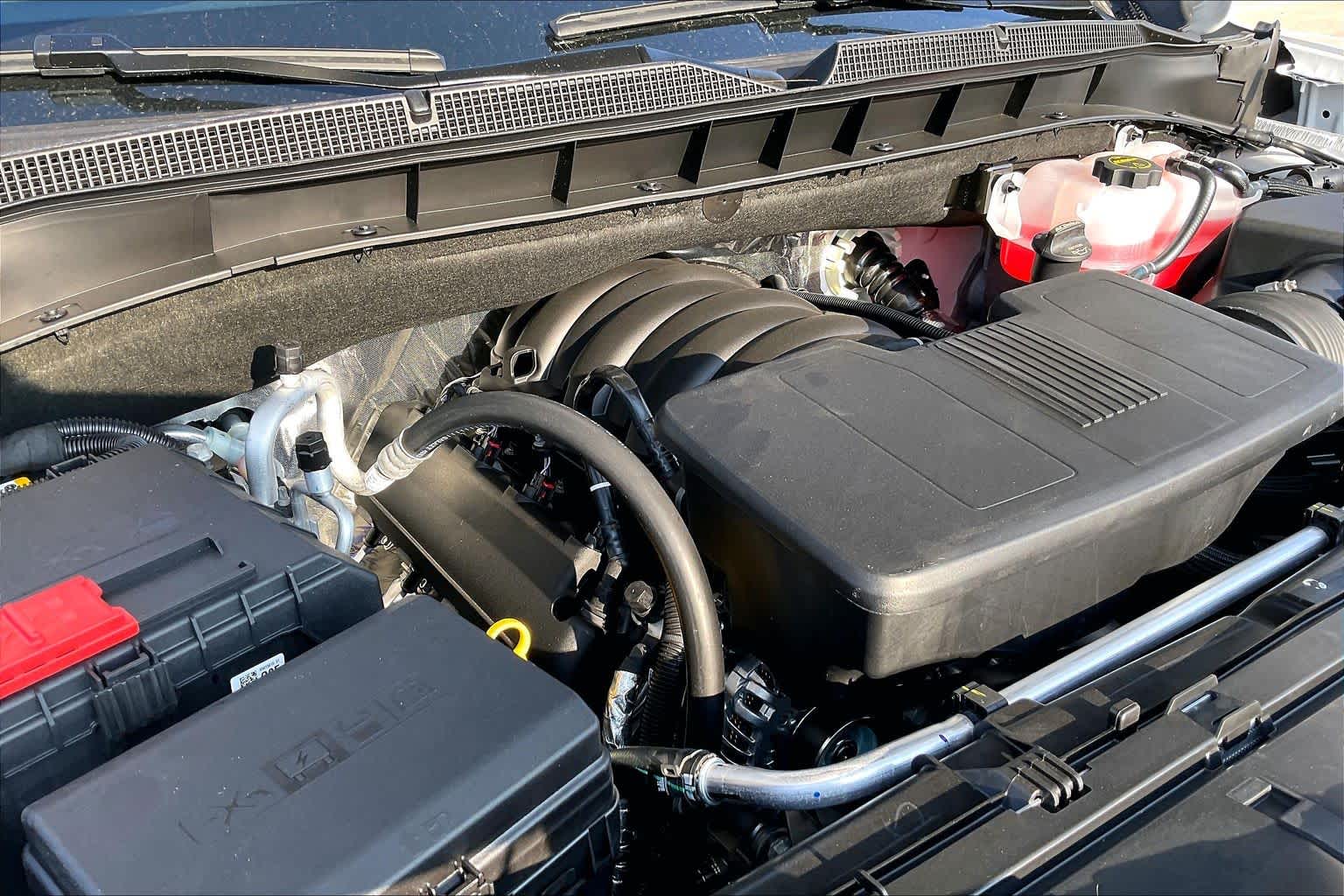 New 2026 Summit White Chevrolet Z71 image 17