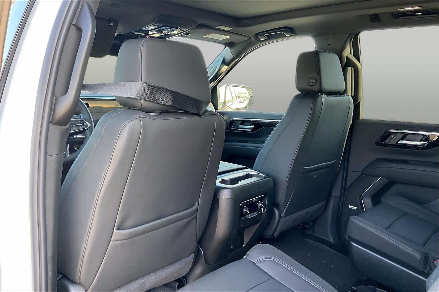 New 2026 Summit White Chevrolet Z71 image 22