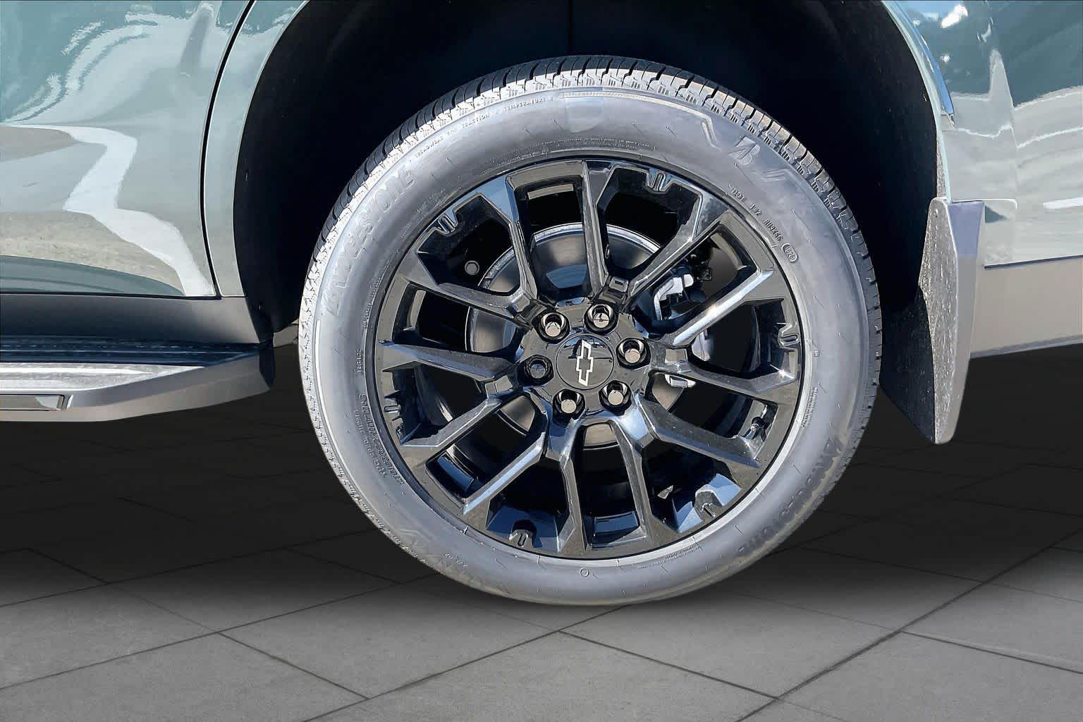 New 2026 Cypress Gray Chevrolet RST image 10