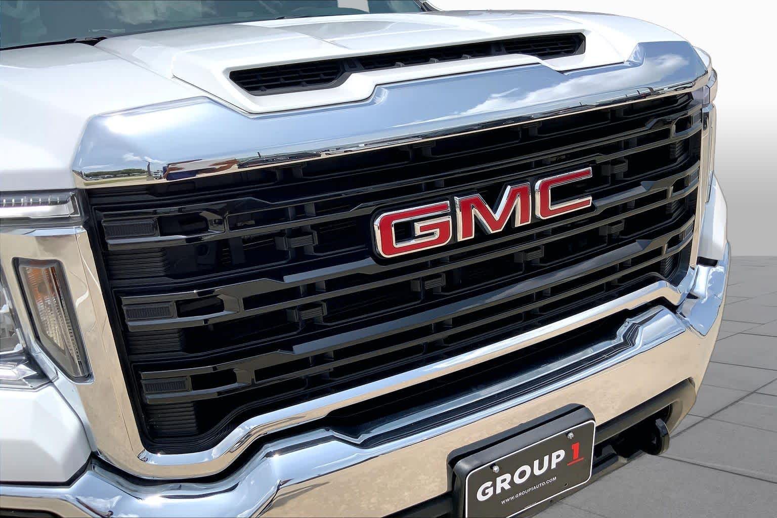 Certified Used 2021 SUMMIT WHITE GMC 4WD Double Cab Standard Bed image 29