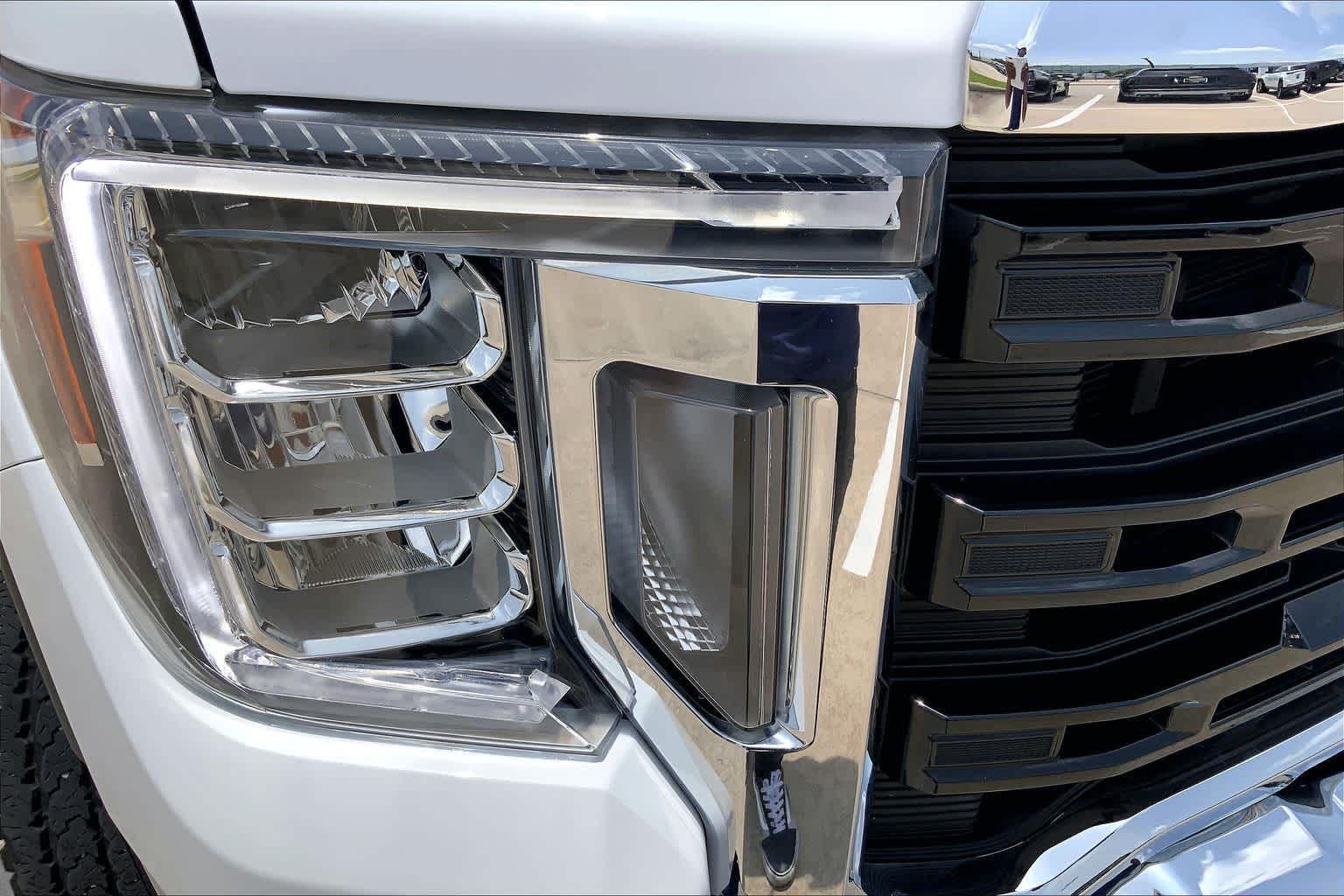 Certified Used 2021 SUMMIT WHITE GMC 4WD Double Cab Standard Bed image 26