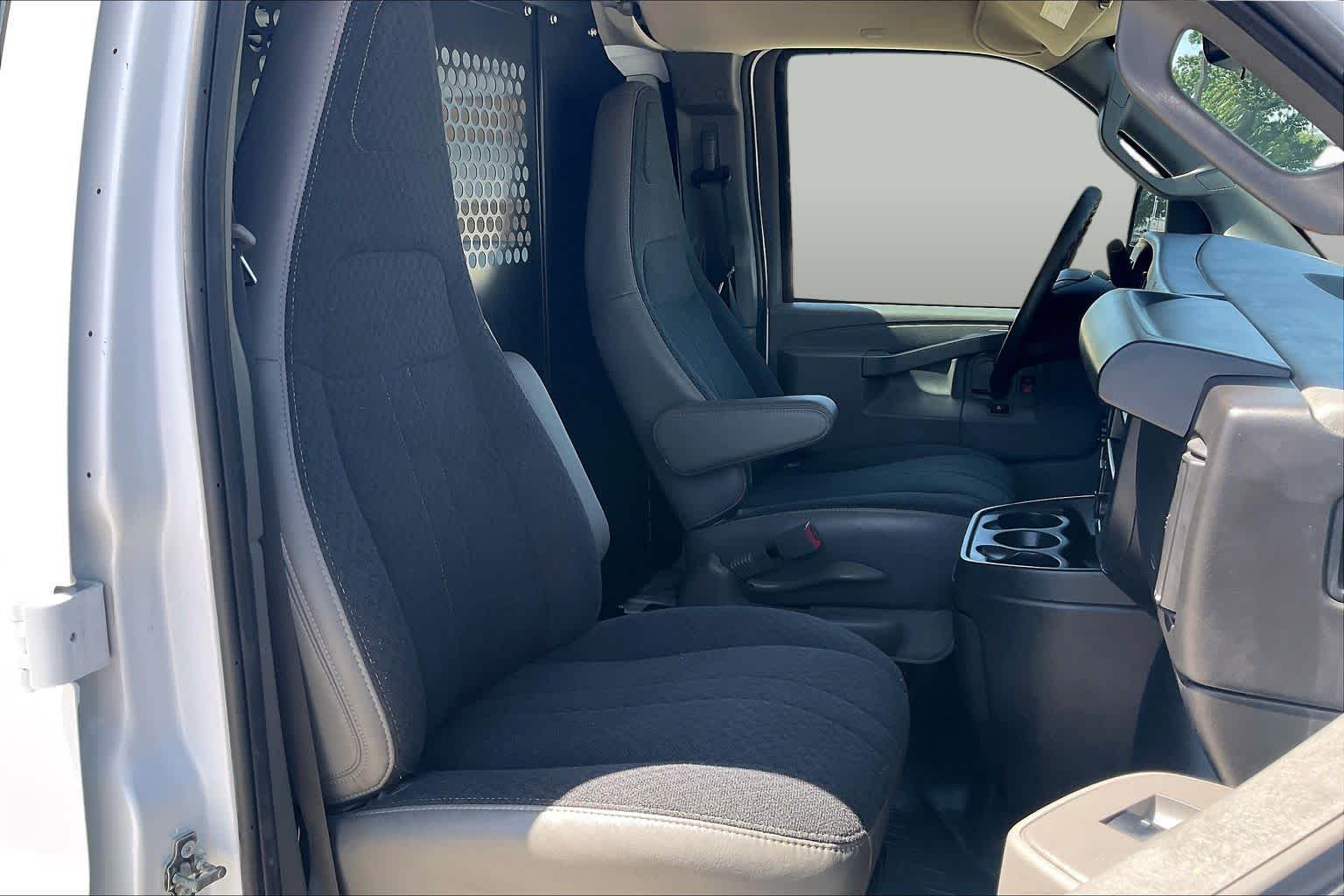 Pre-Owned 2025 GMC Savana Cargo Work Van