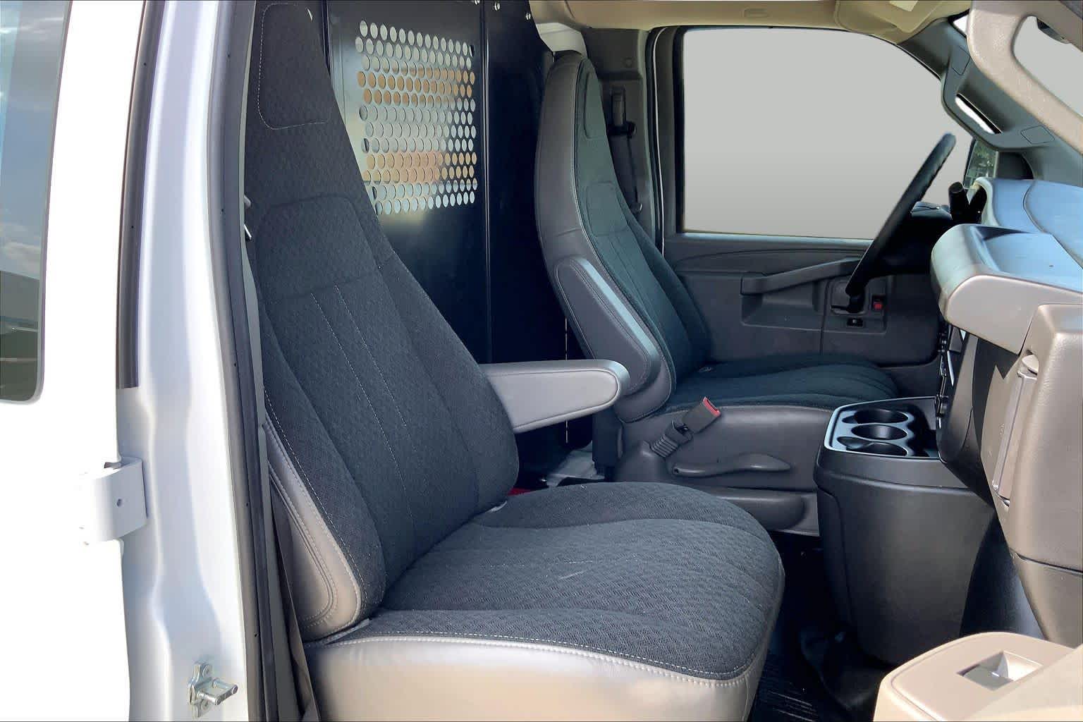 Pre-Owned 2025 GMC Savana Cargo Work Van
