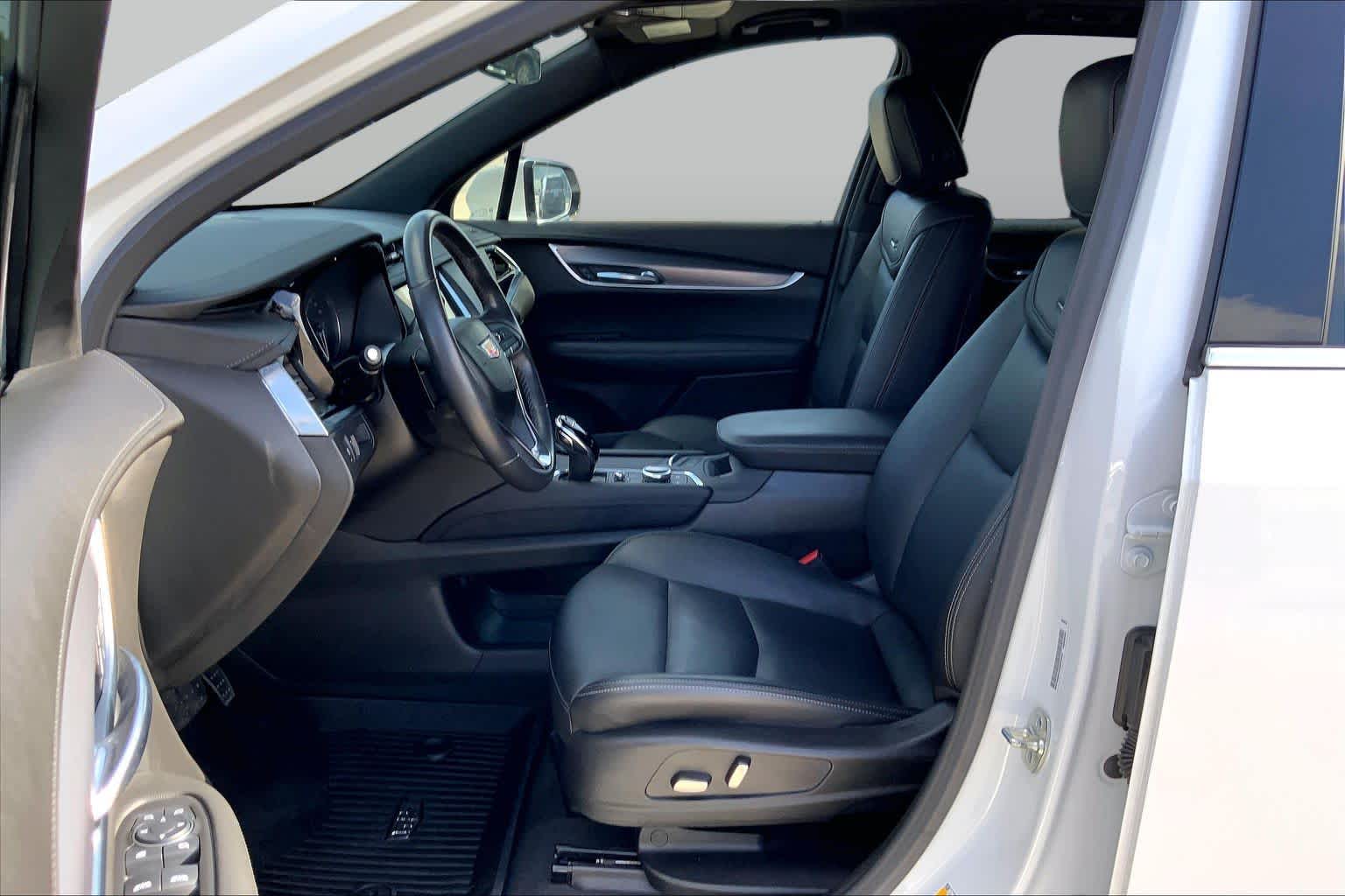Pre-Owned 2024 Cadillac XT6 Luxury
