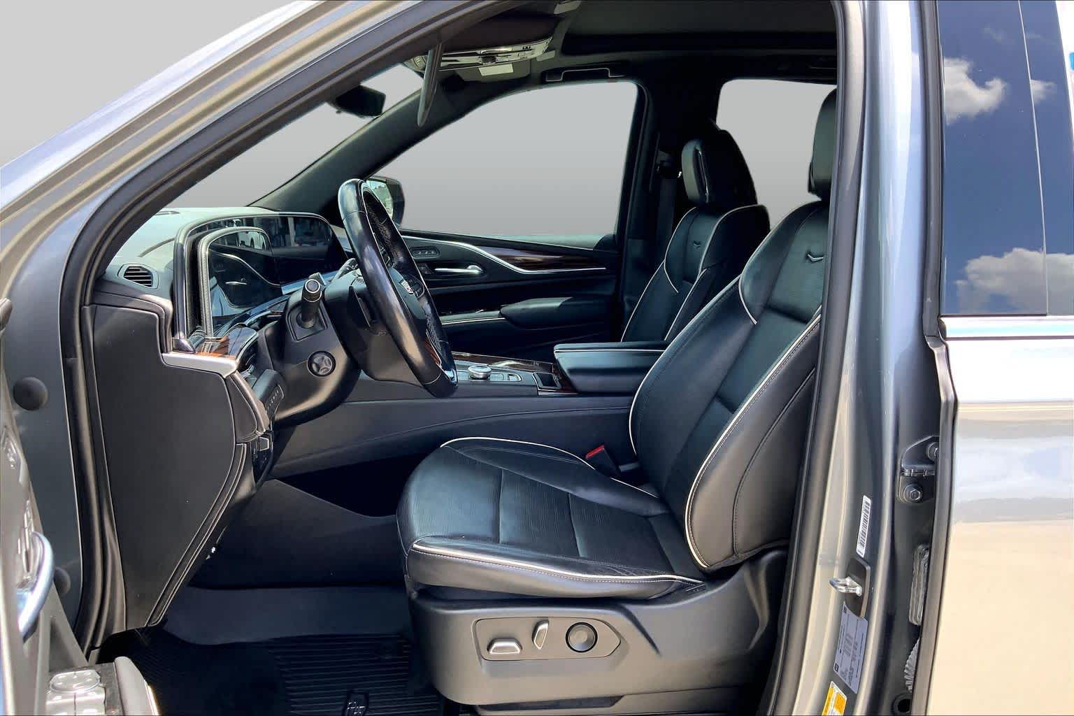 Pre-Owned 2022 Cadillac Escalade Premium Luxury