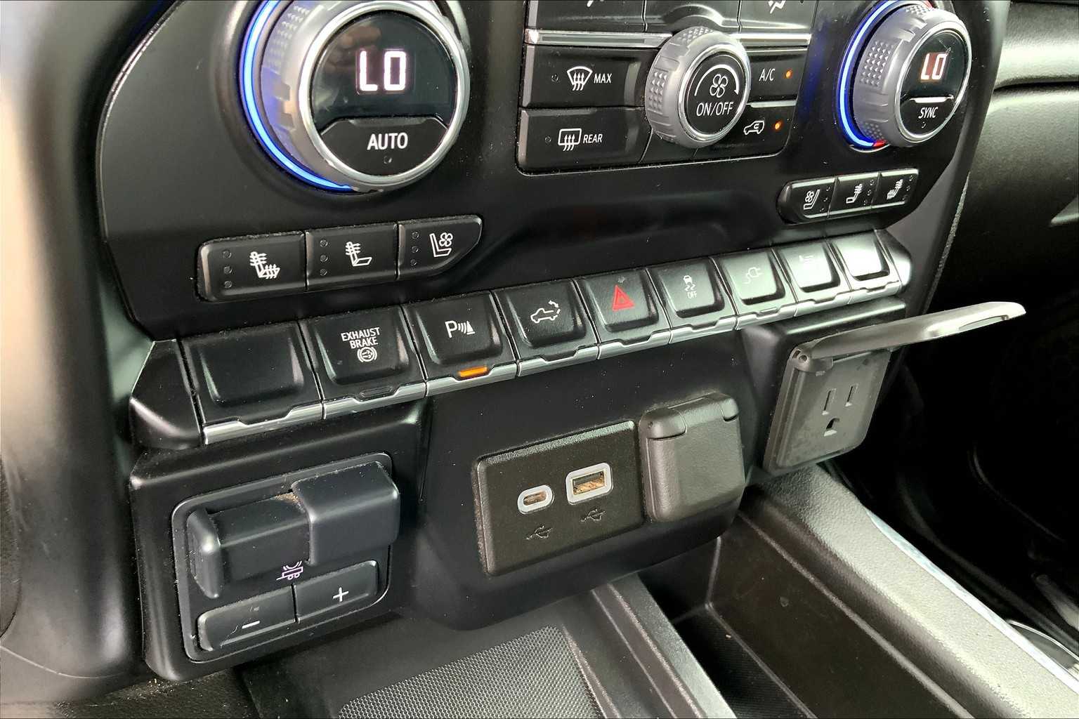 Used 2023 White Chevrolet High Country image 32