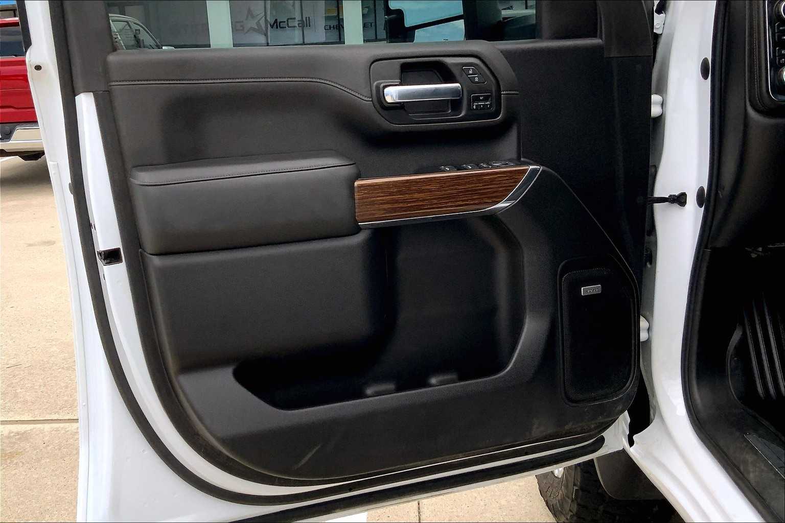 Used 2023 White Chevrolet High Country image 22