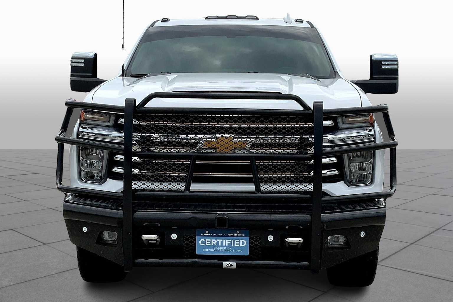 Used 2023 White Chevrolet High Country image 4