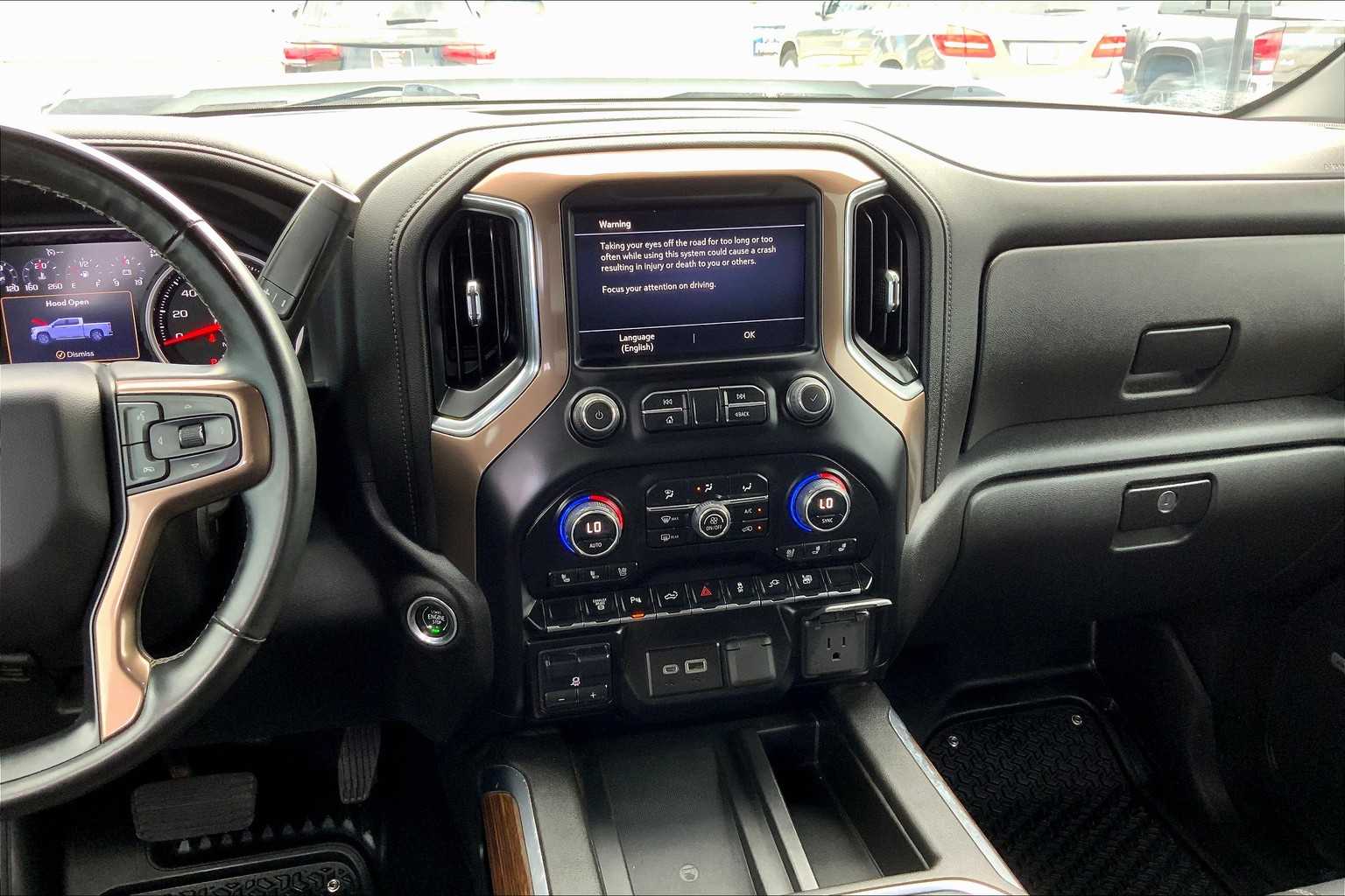 Used 2023 White Chevrolet High Country image 7