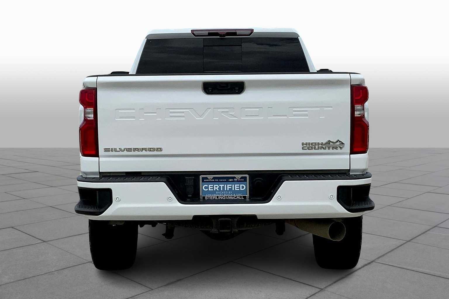 Used 2023 White Chevrolet High Country image 5
