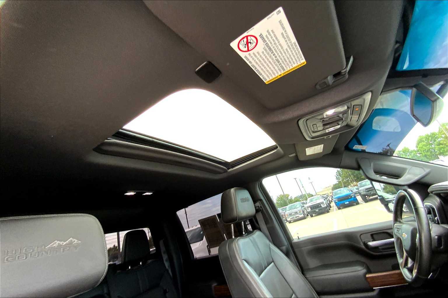 Used 2023 White Chevrolet High Country image 14