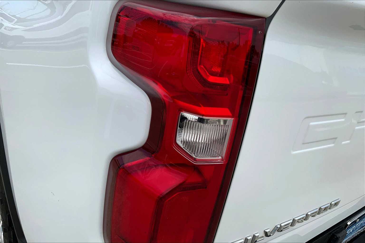 Used 2023 White Chevrolet High Country image 28