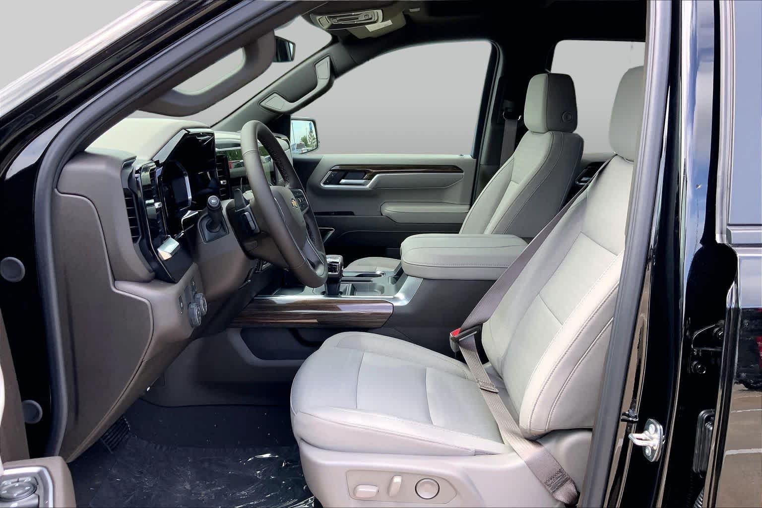 2026 Chevrolet Silverado 1500 LT - Photo 10