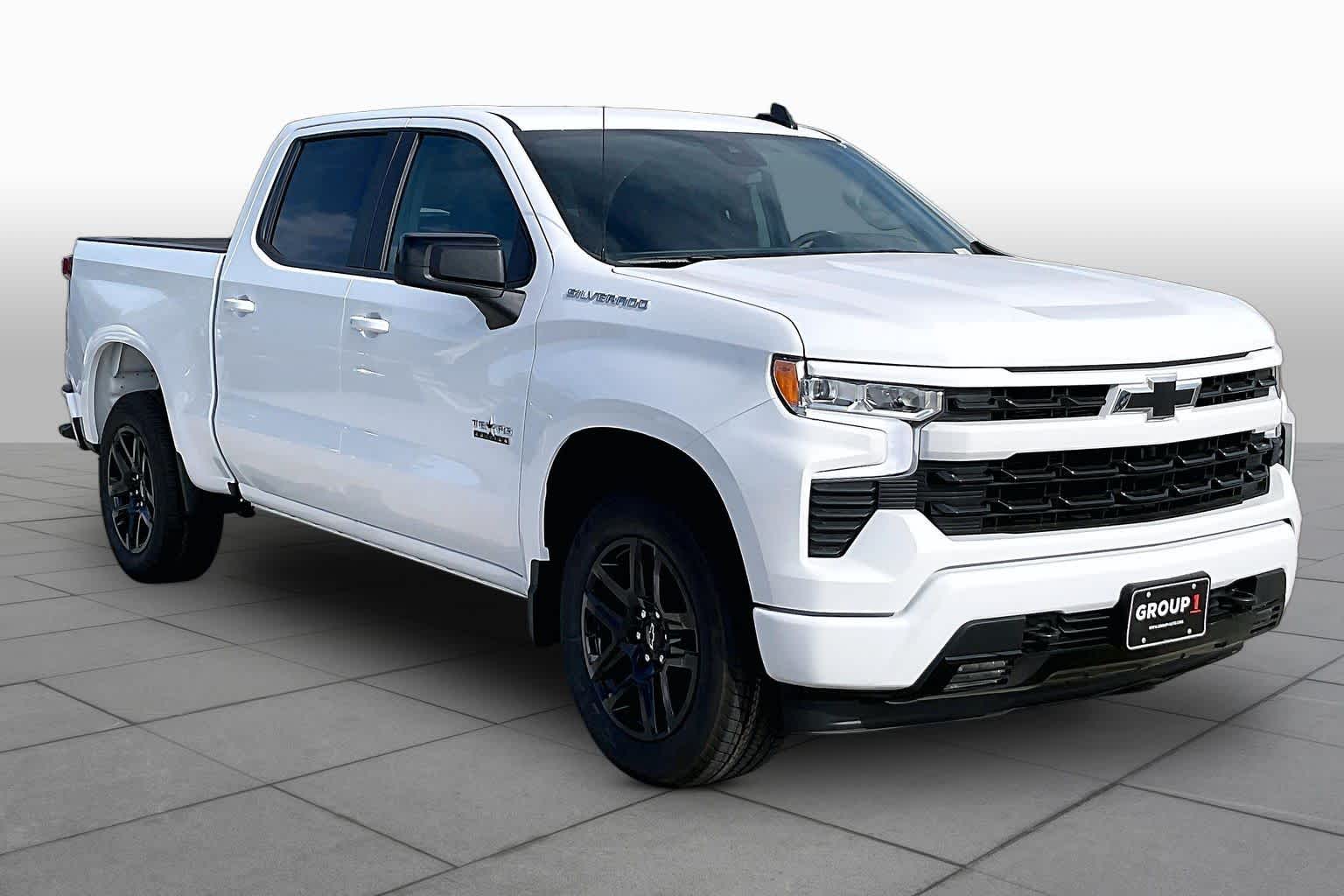 New 2026 Summit White Chevrolet RST image 3
