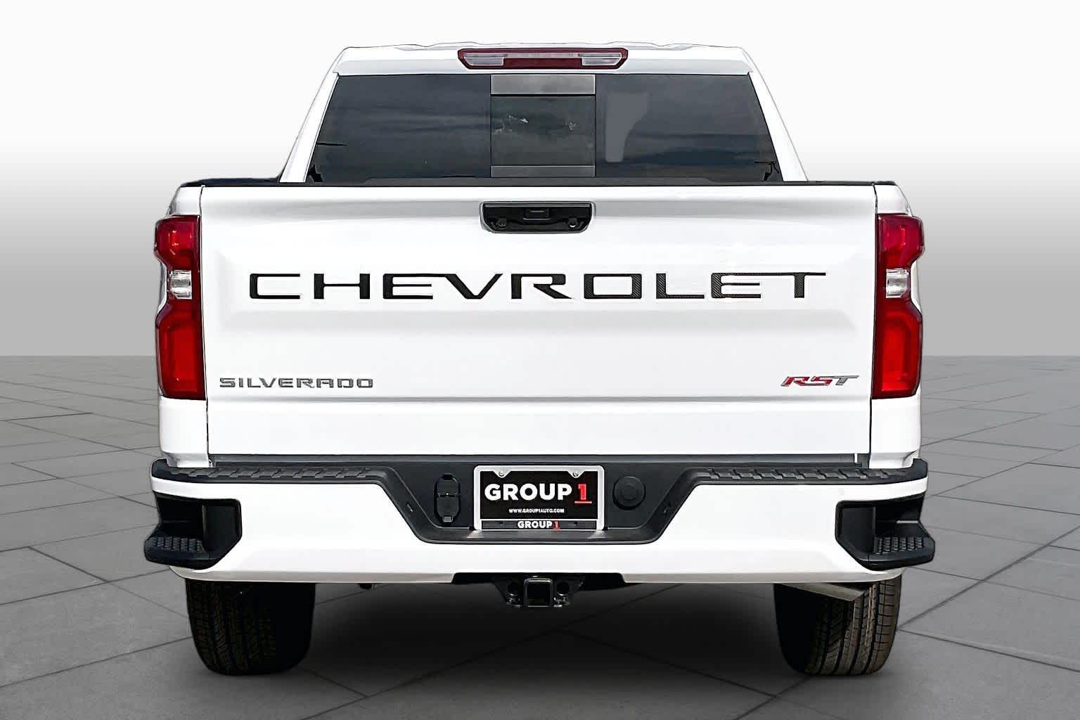 New 2026 Summit White Chevrolet RST image 5