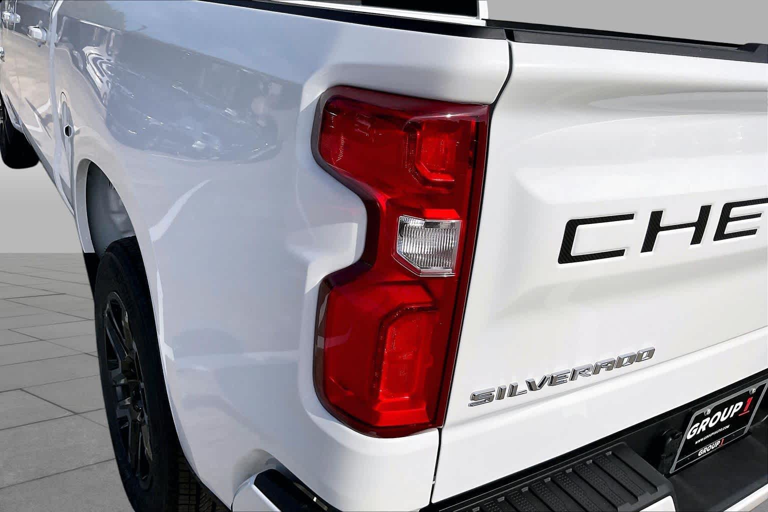 New 2026 Summit White Chevrolet RST image 14