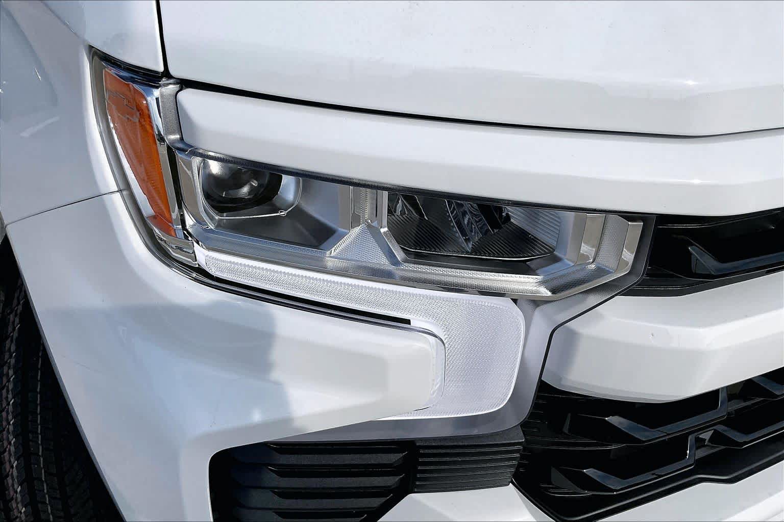 New 2026 Summit White Chevrolet RST image 13