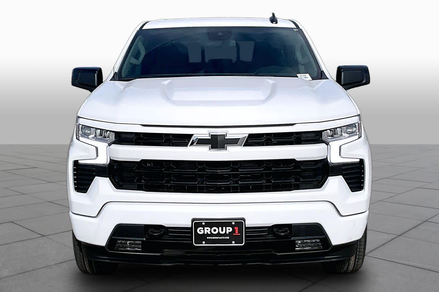 New 2026 Summit White Chevrolet RST image 2