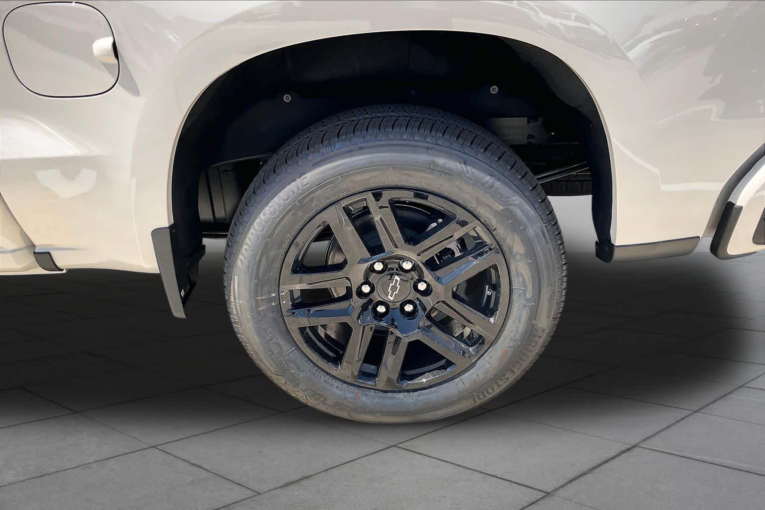 New 2026 White Sands Chevrolet Custom image 12