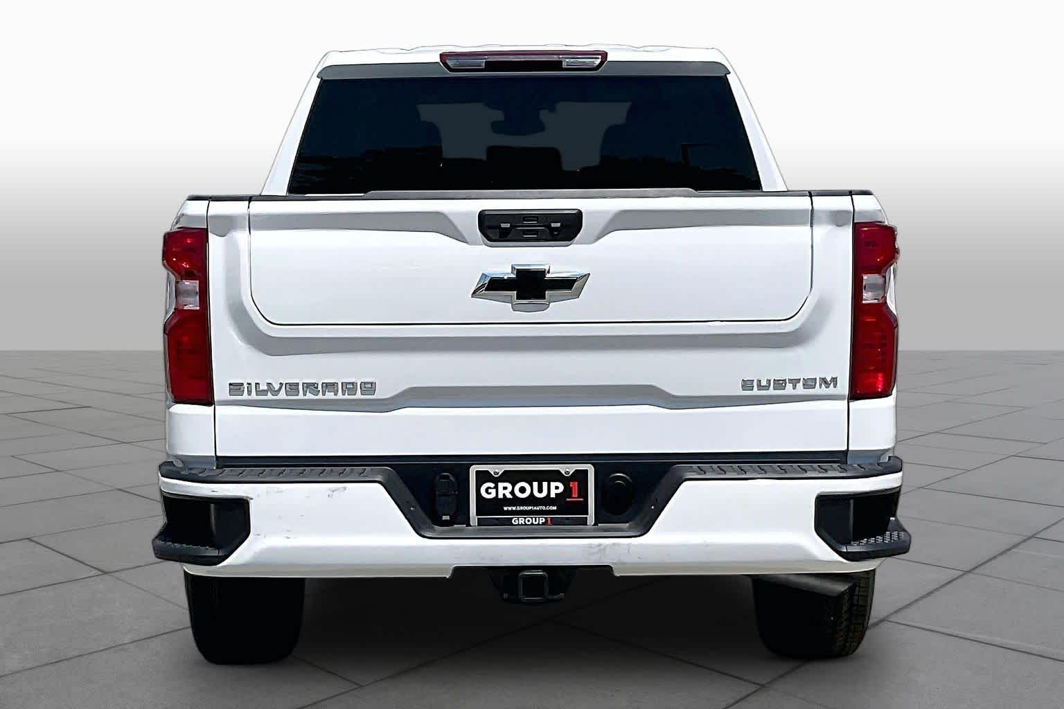 New 2026 Summit White Chevrolet Custom image 5
