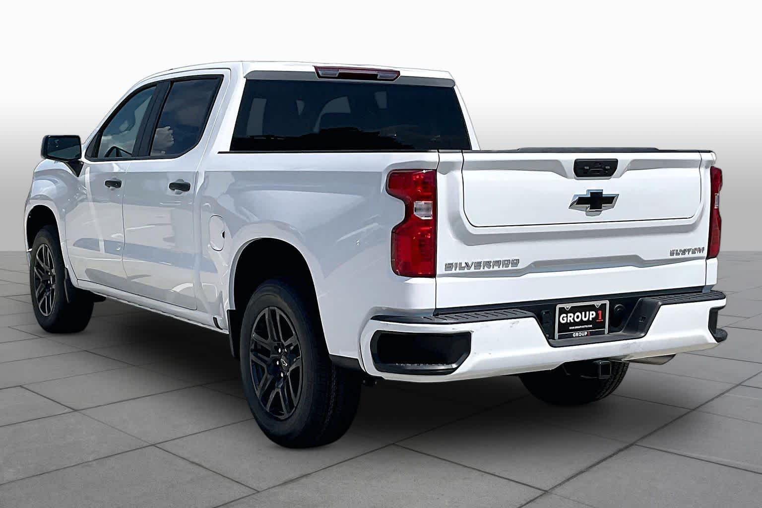 New 2026 Summit White Chevrolet Custom image 4