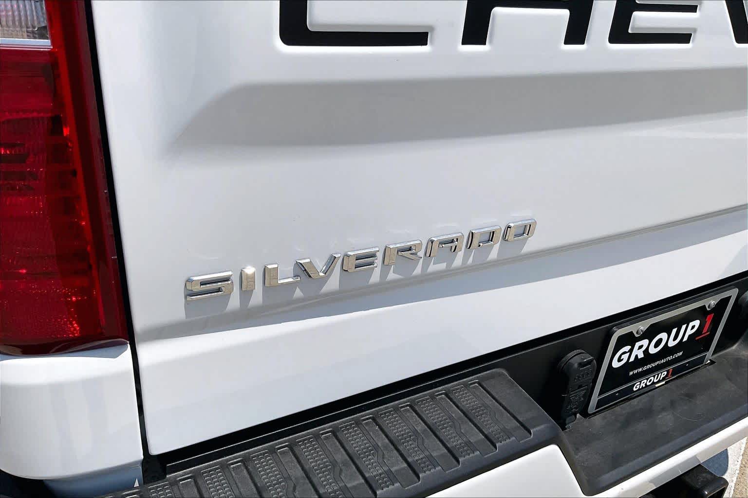 New 2026 Summit White Chevrolet Custom image 15