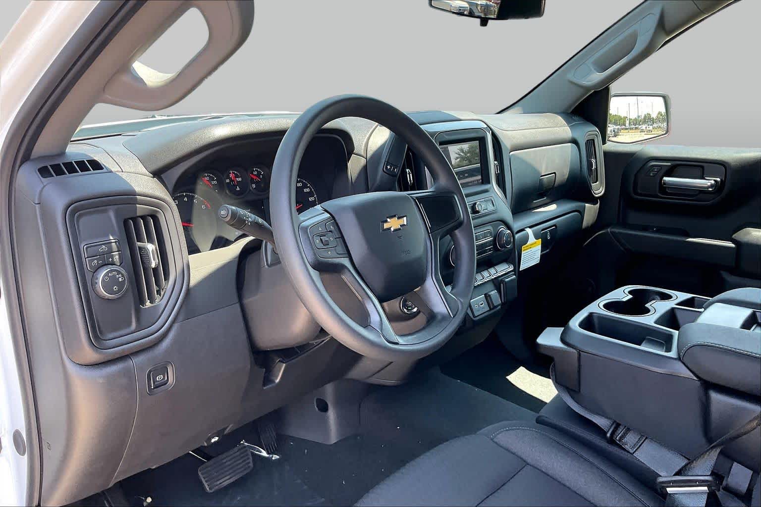 New 2026 Summit White Chevrolet Custom image 9