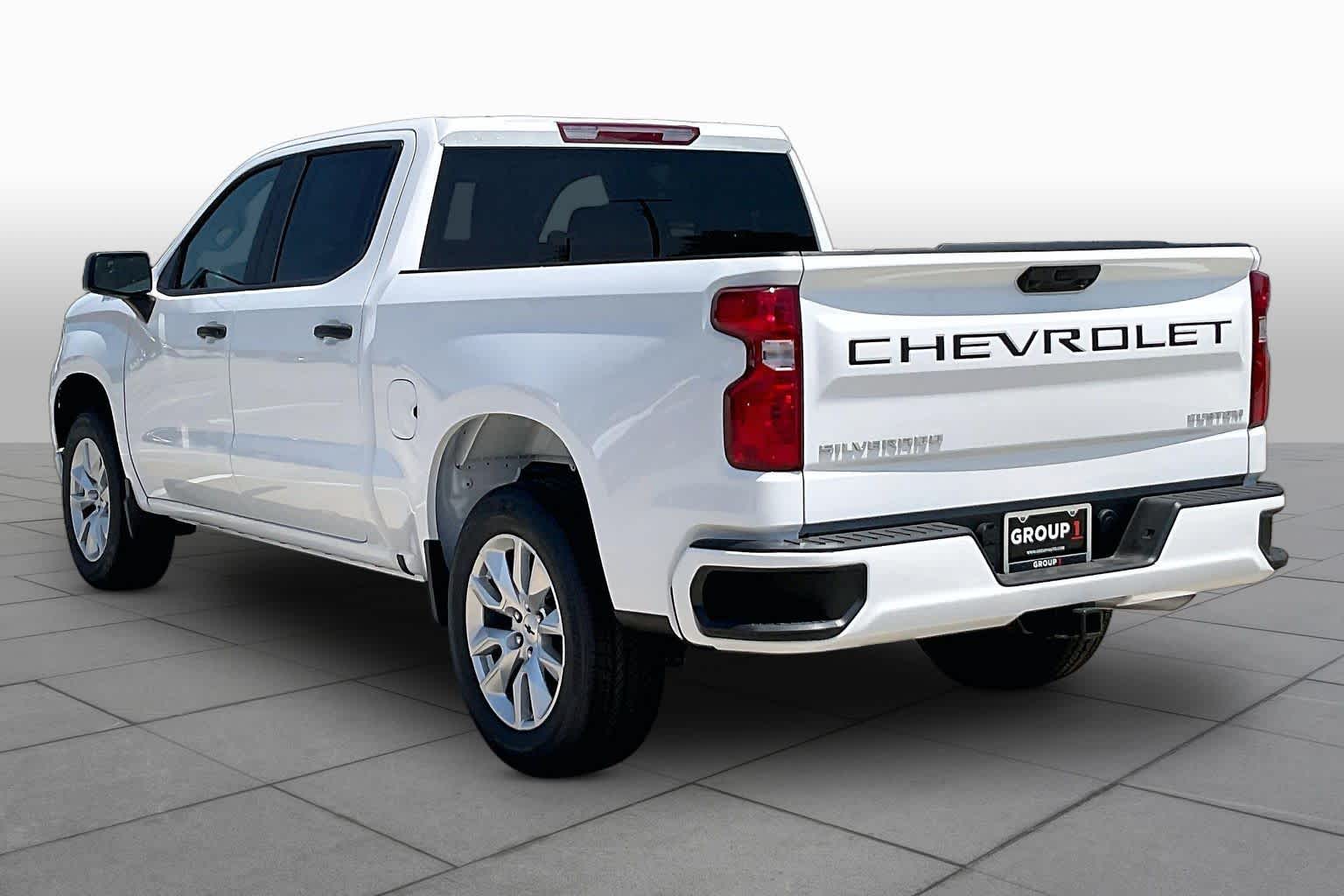 New 2026 Summit White Chevrolet Custom image 4