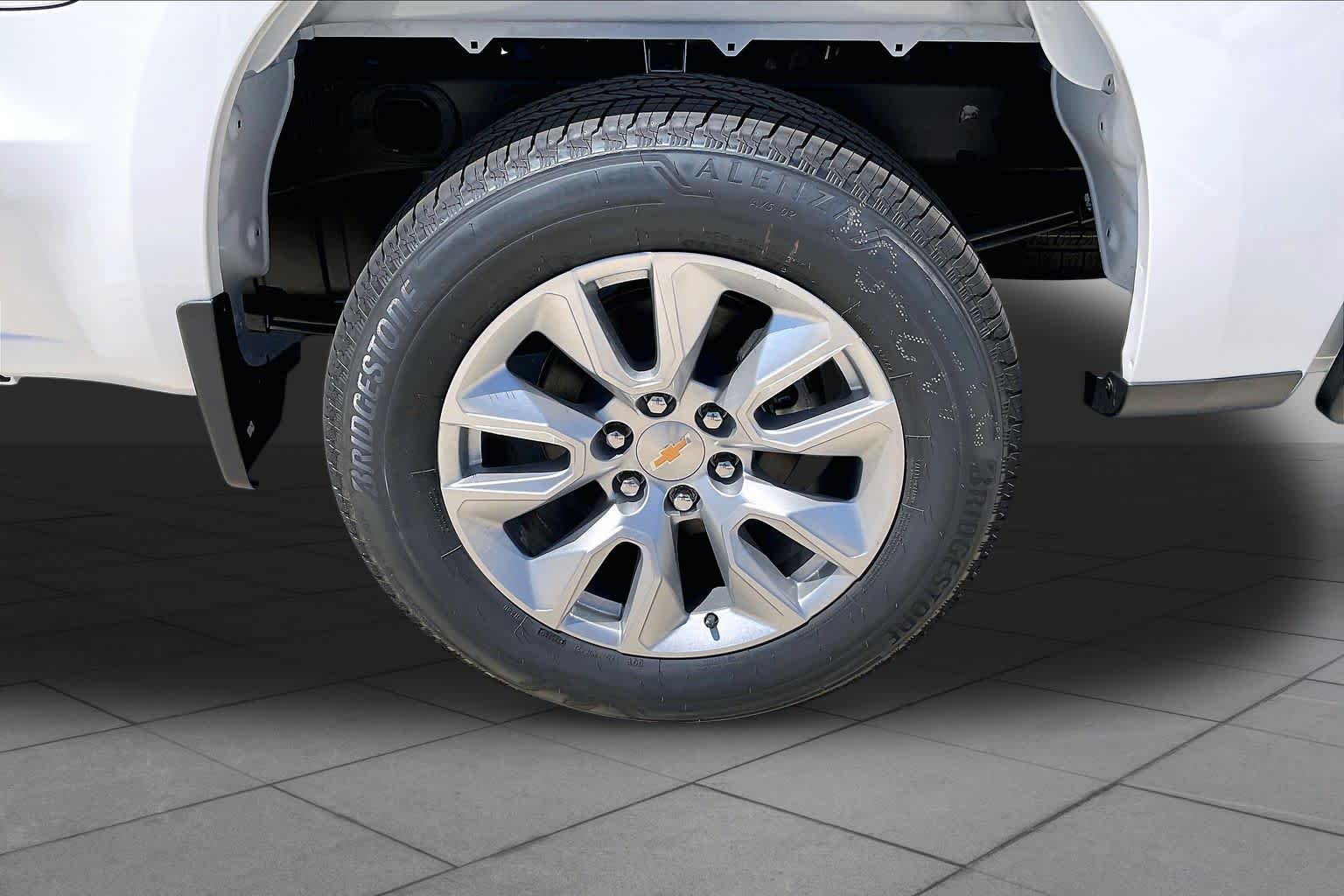 New 2026 Summit White Chevrolet Custom image 12