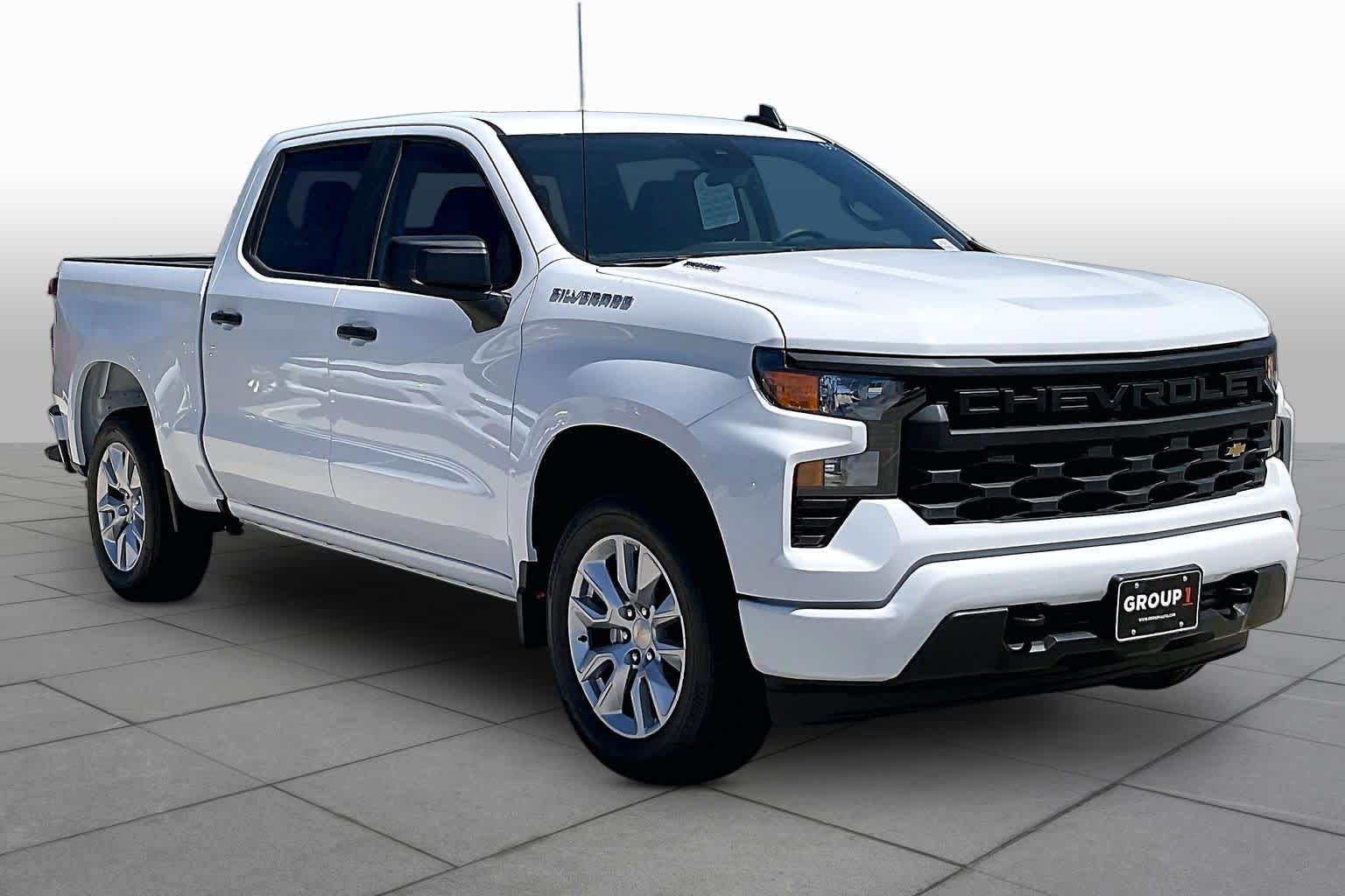 New 2026 Summit White Chevrolet Custom image 3