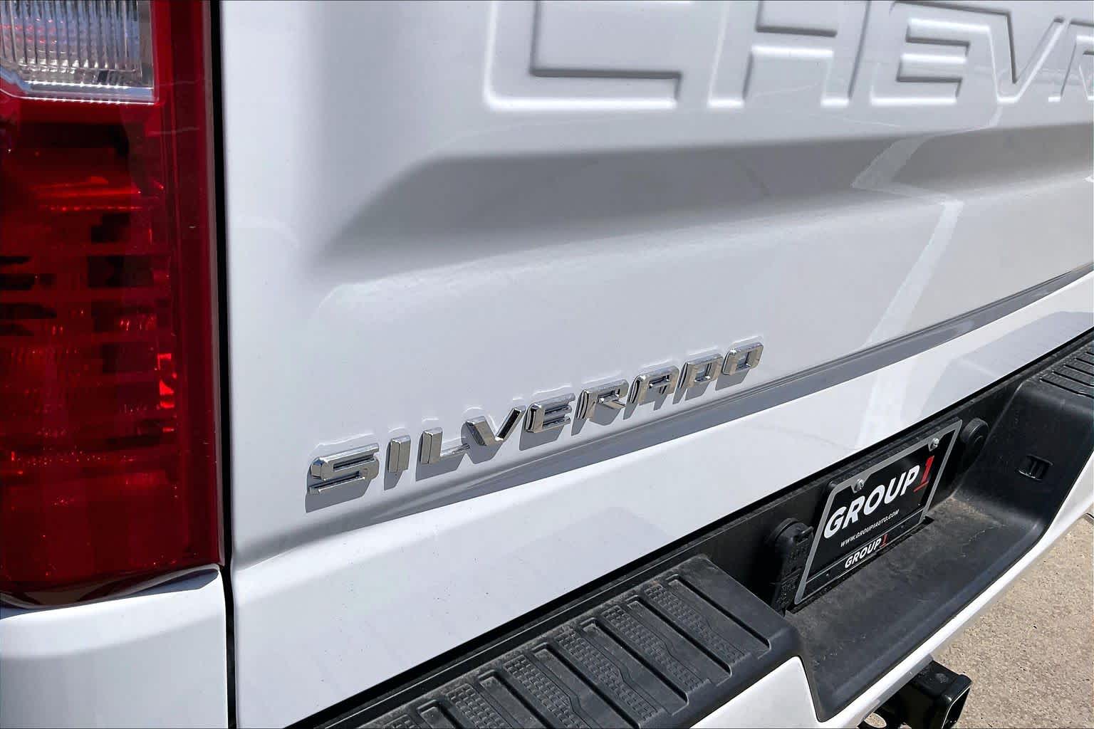 New 2026 Summit White Chevrolet Custom image 15