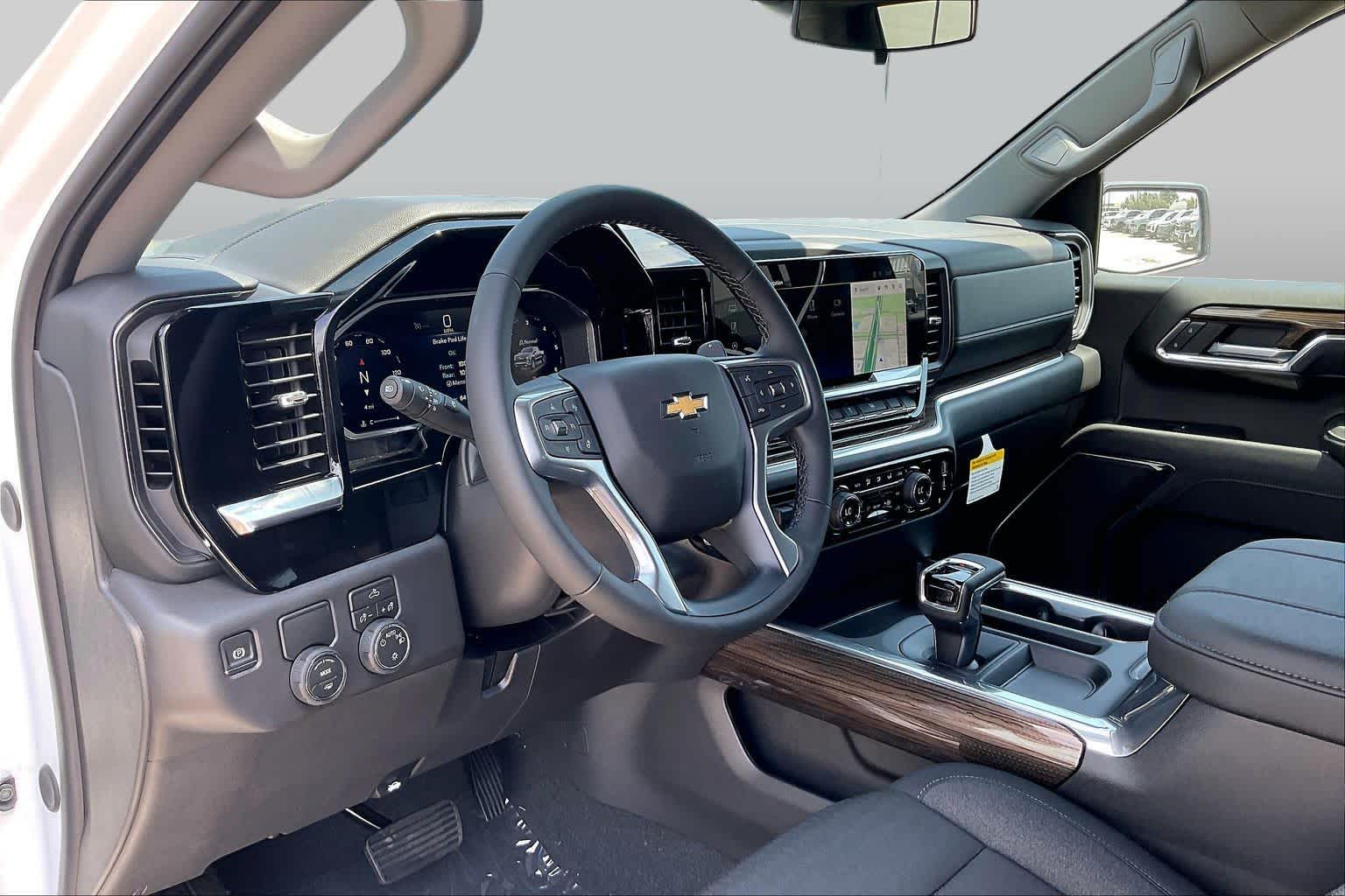 New 2026 Summit White Chevrolet LT image 9
