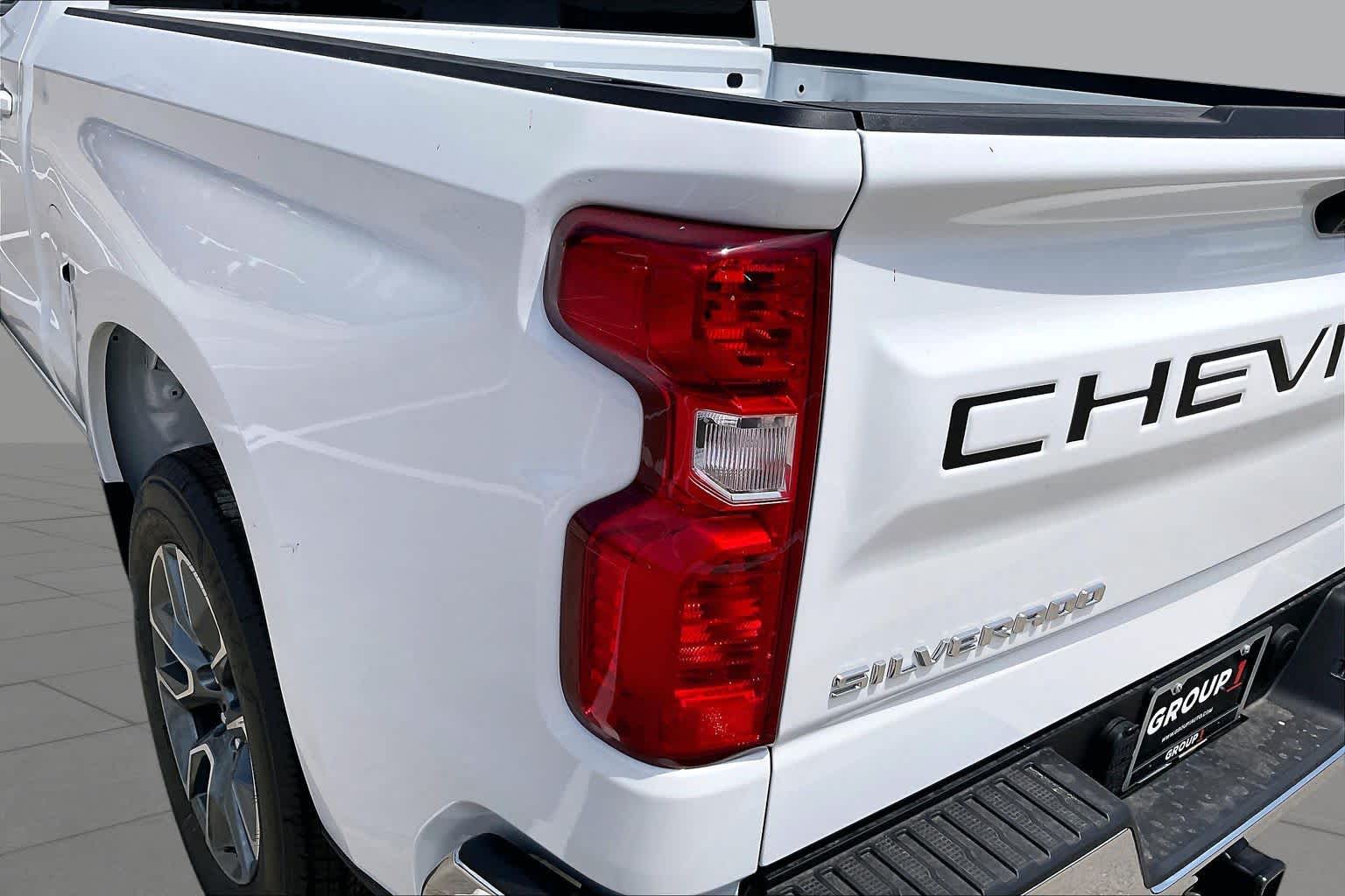 New 2026 Summit White Chevrolet LT image 14