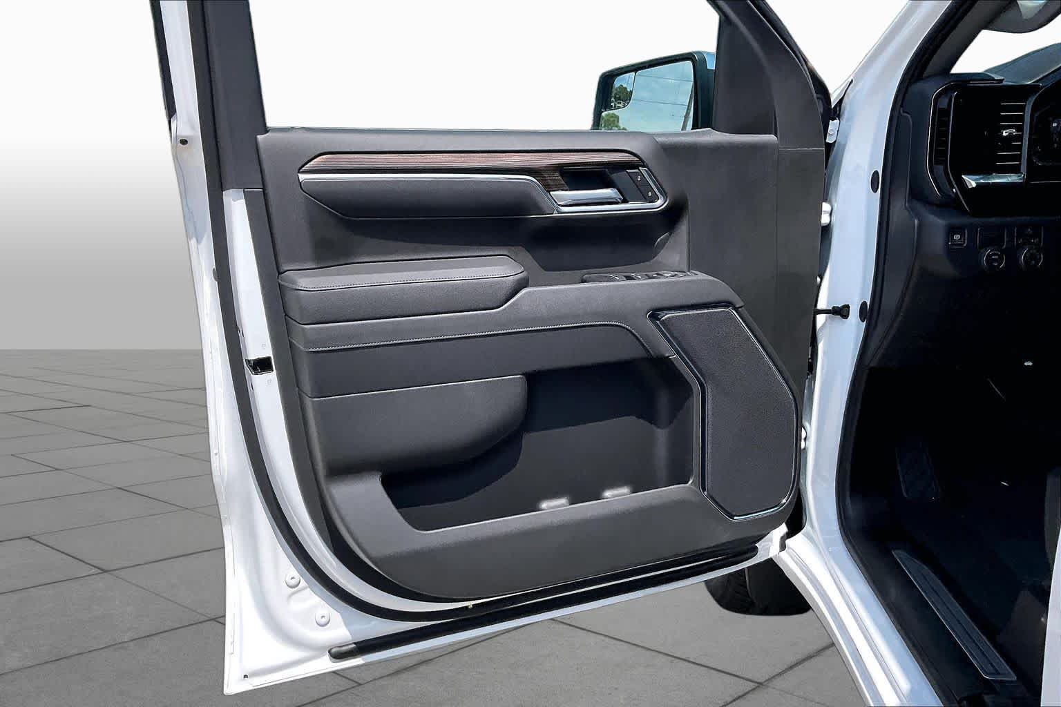 New 2026 Summit White Chevrolet LT image 11