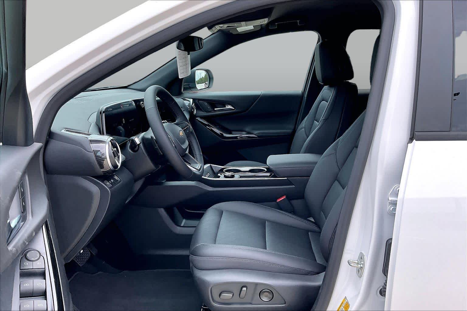 New 2027 Summit White Chevrolet LT image 10