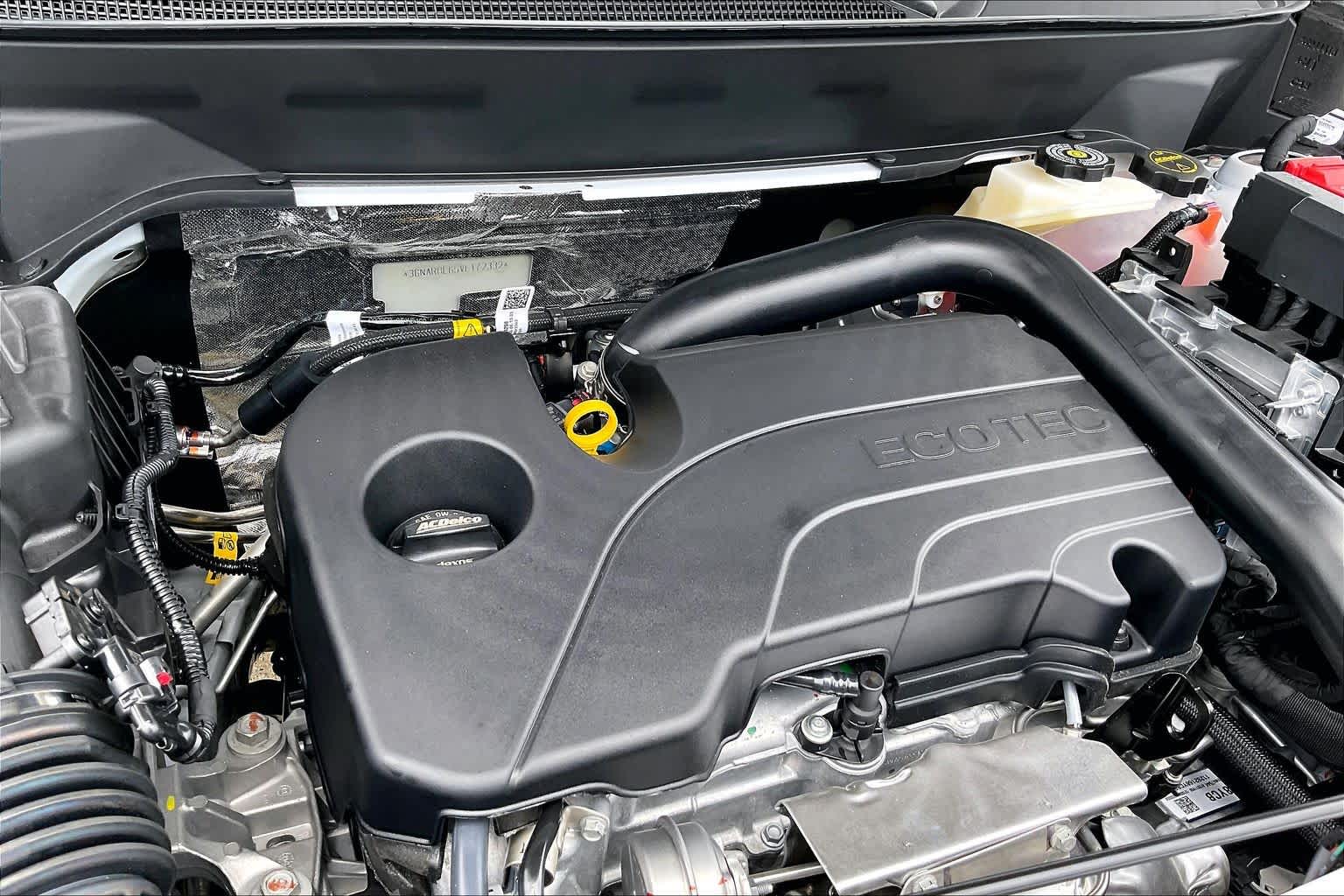 New 2027 Summit White Chevrolet LT image 17