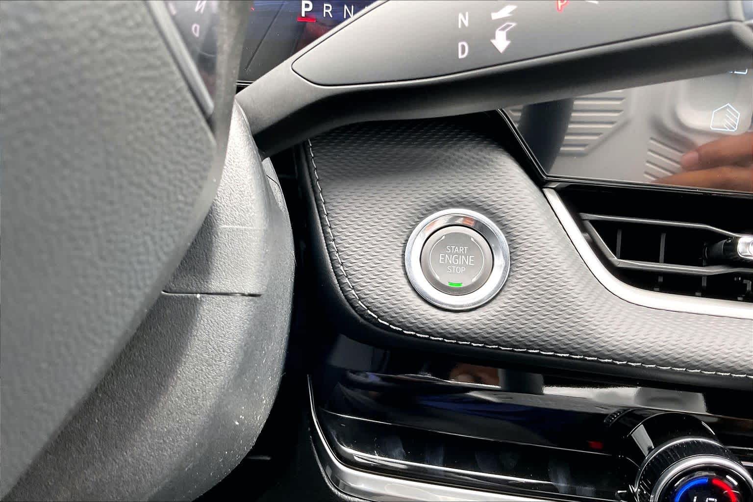 New 2027 Summit White Chevrolet LT image 20