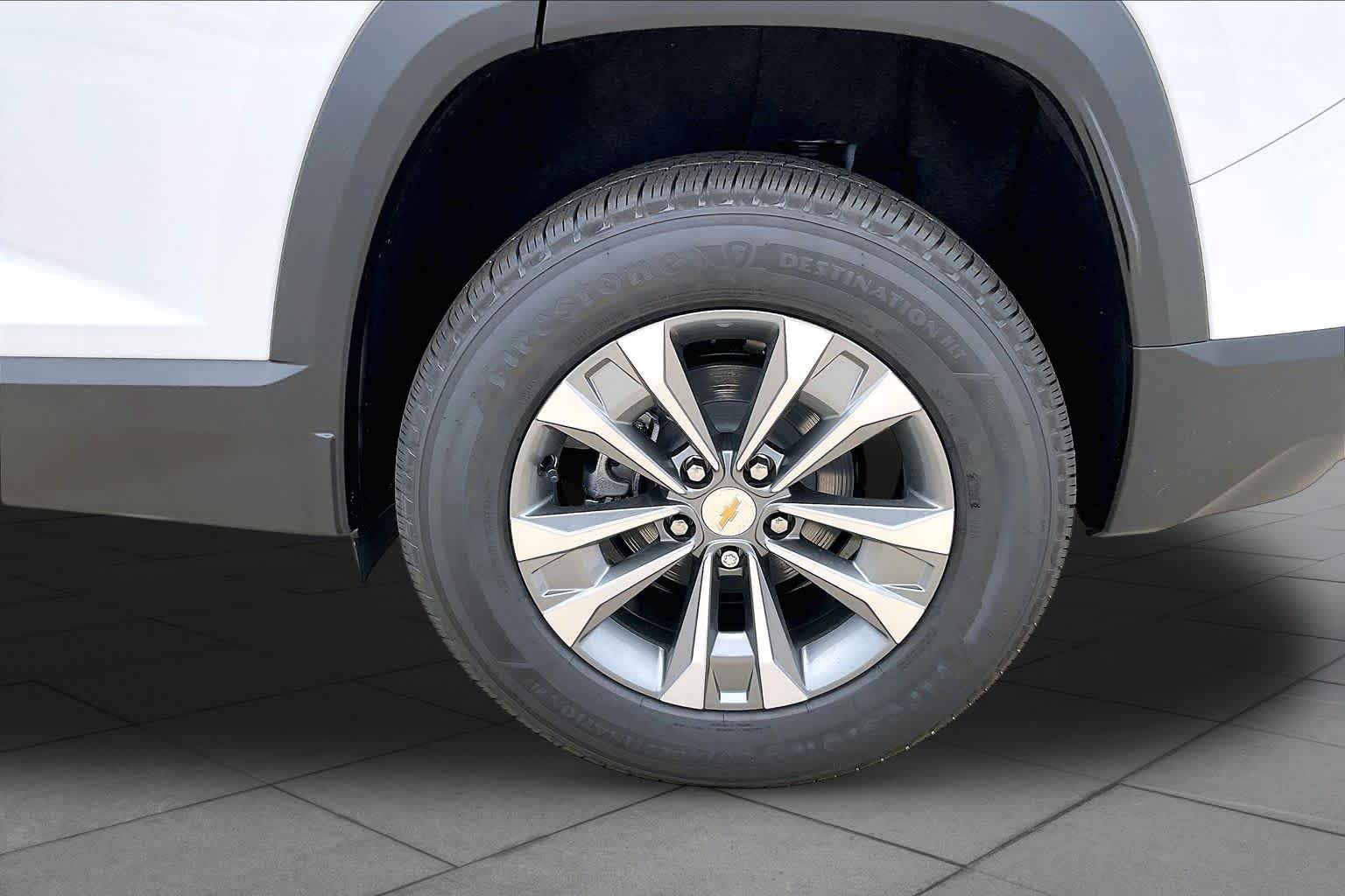New 2027 Summit White Chevrolet LT image 12