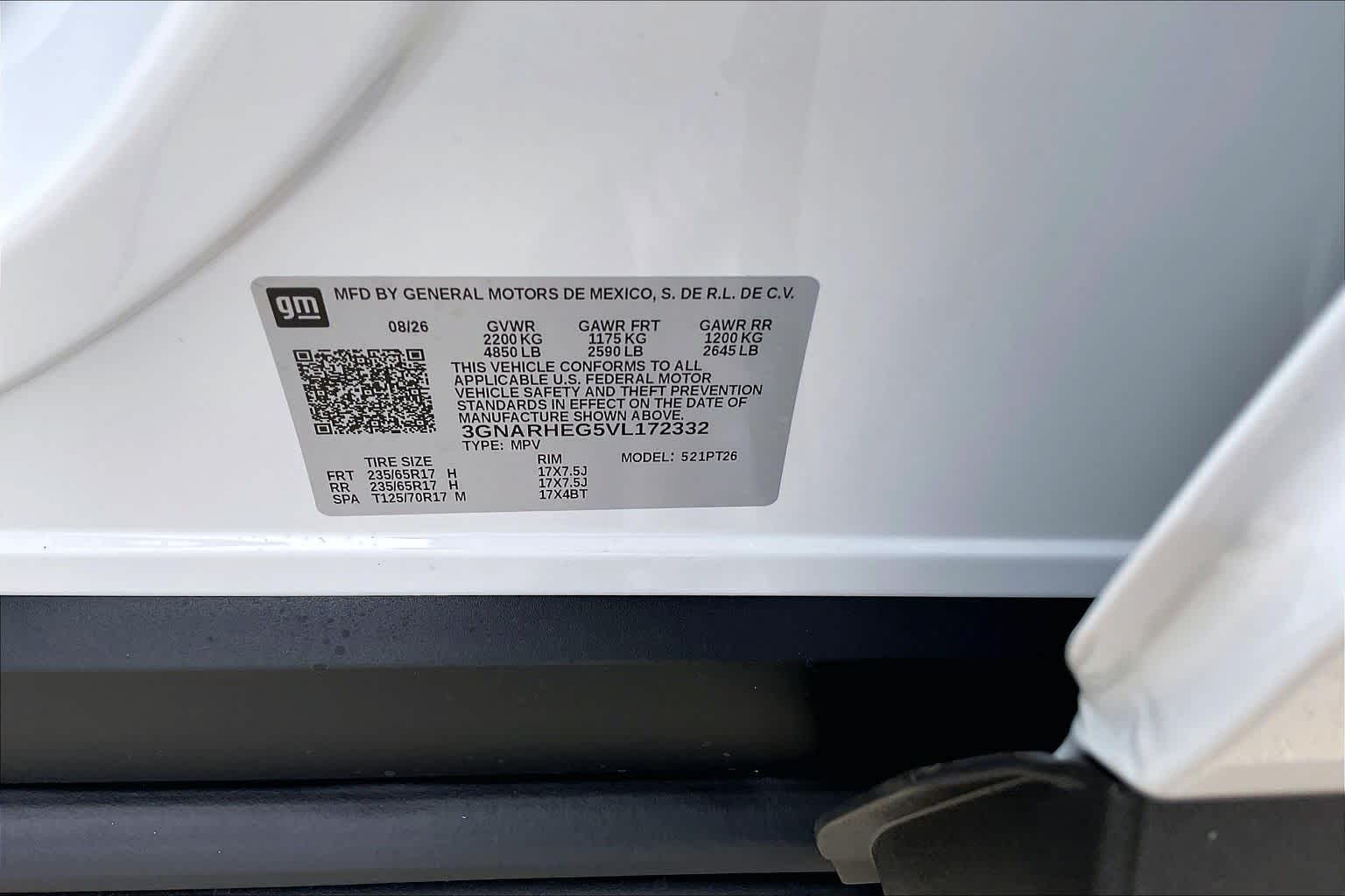 New 2027 Summit White Chevrolet LT image 21