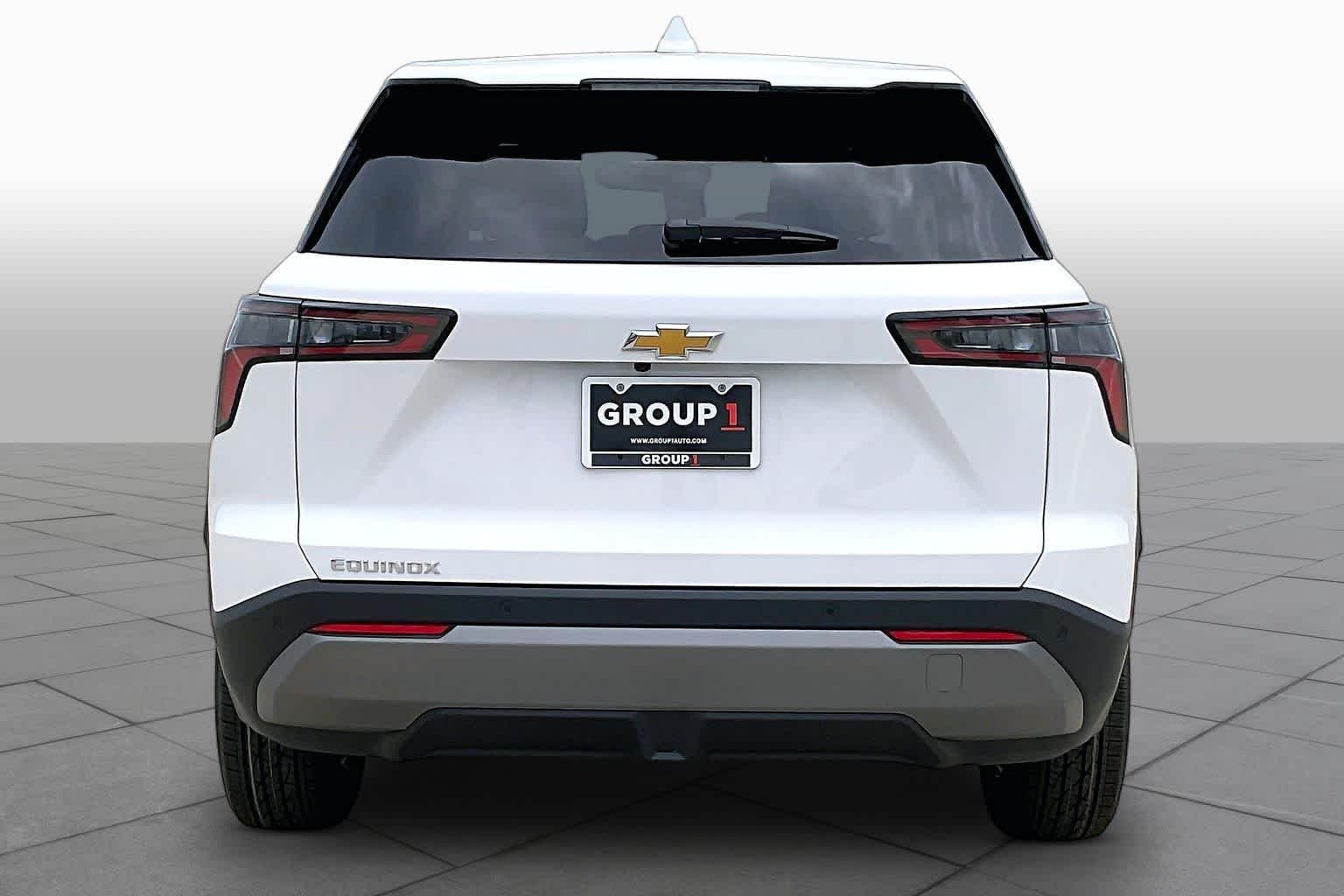 New 2027 Summit White Chevrolet LT image 5