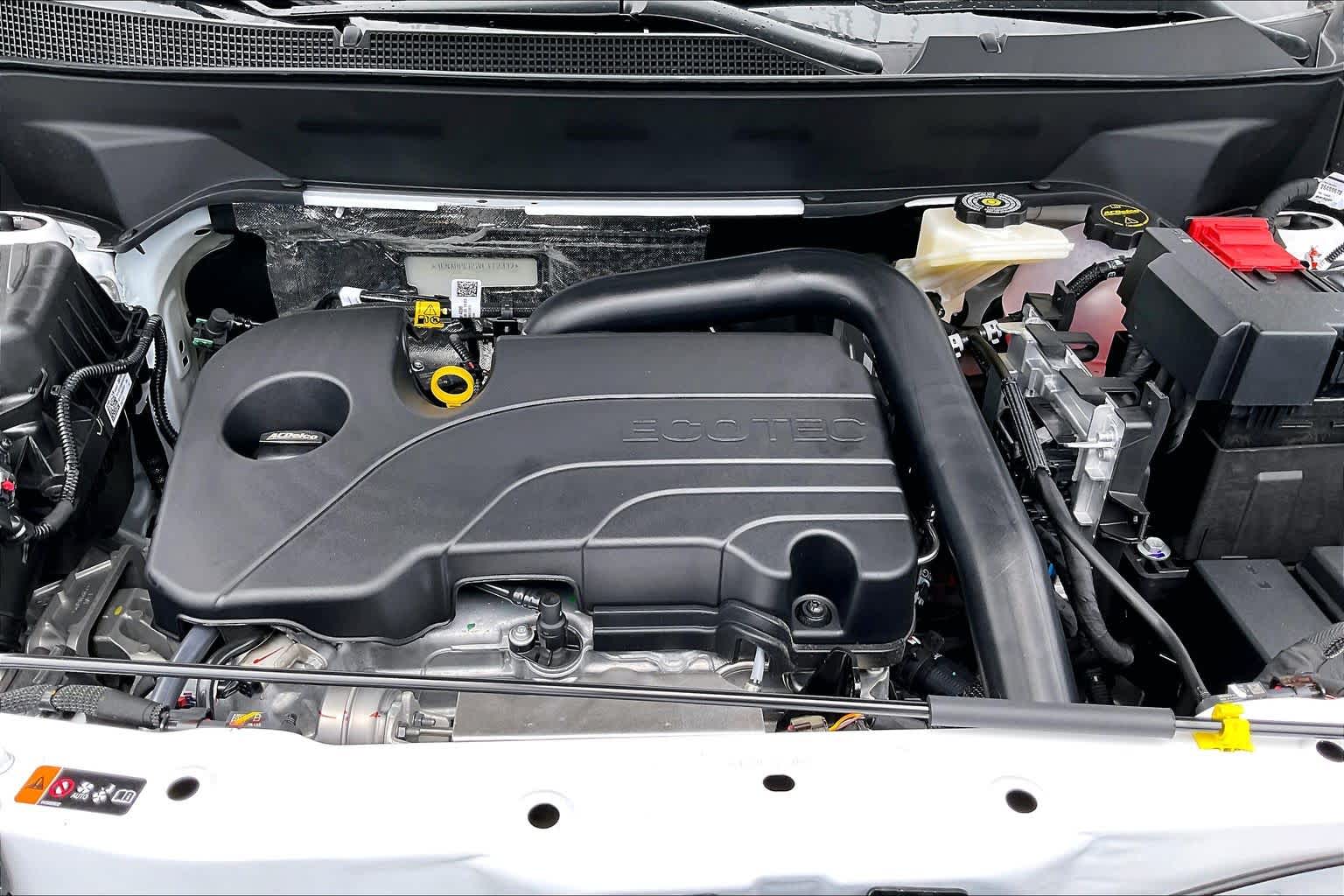 New 2027 Summit White Chevrolet LT image 16