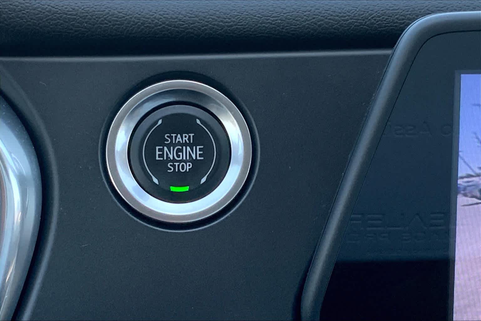 Used 2020 BLACK Chevrolet LT image 33