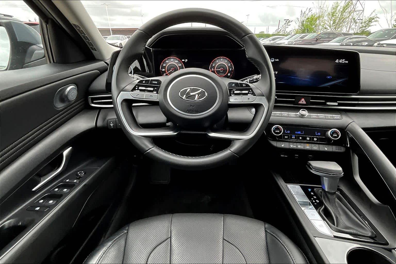 View vehicle photo 6