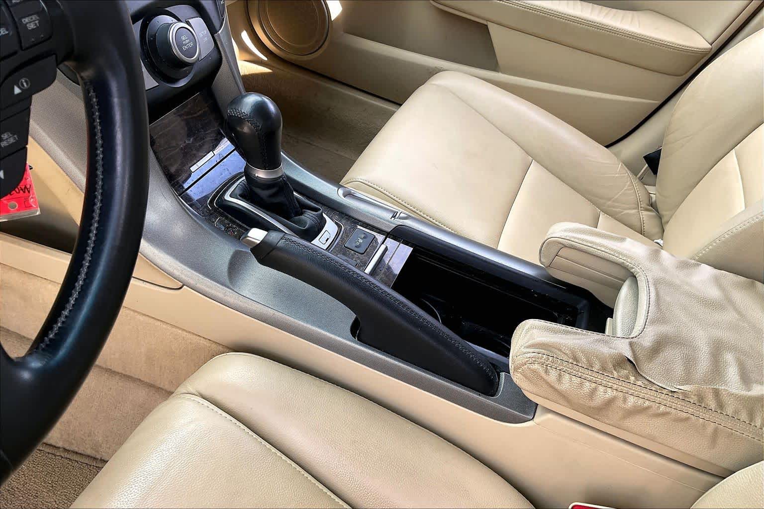 2010 Acura TL photo 14 of 31